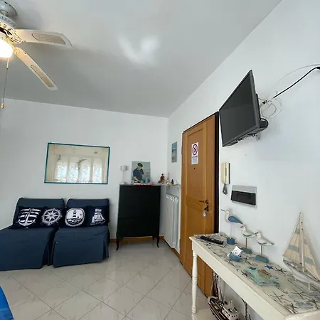 A Due Passi Dal Mare 2023 Apartament *