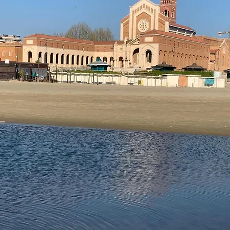 A Due Passi Dal Mare 2023 * نيتّونو
